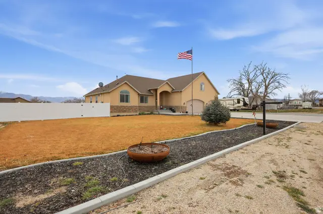 277 S Holden Ln, Grantsville, UT 84029 - #2