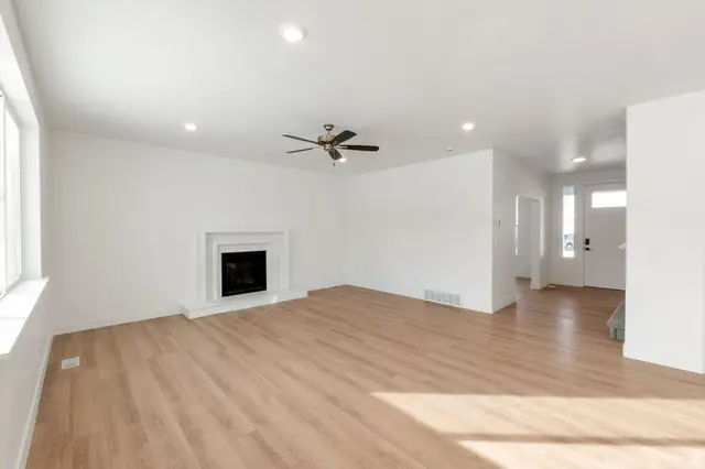 3068 N Redfox Dr, Eagle Mountain, UT 84005 - #2