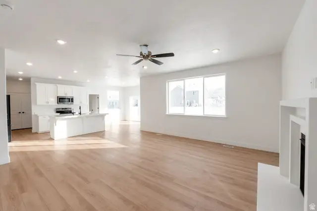 3068 N Redfox Dr, Eagle Mountain, UT 84005 - #3