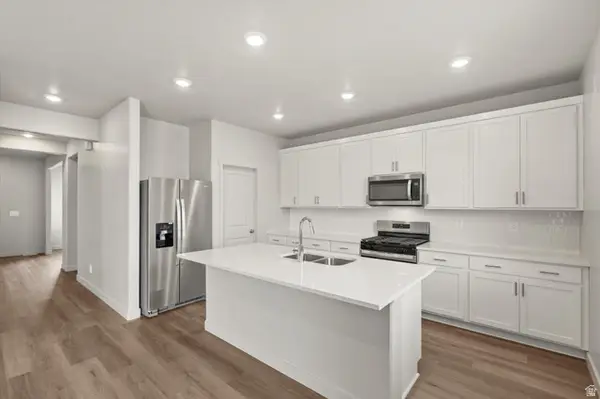 3306 W 3550 St S #211, West Haven, UT 84401