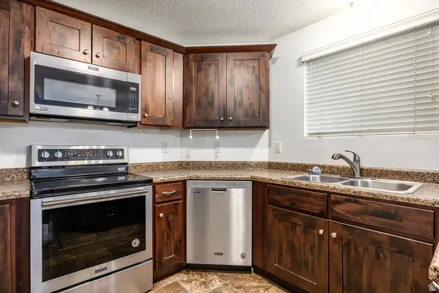 8278 S Resaca Dr #L1, Sandy, UT 84070 - #2