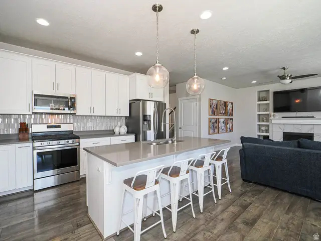 957 W Mckenna Rd S, Bluffdale, UT 84065 - #1