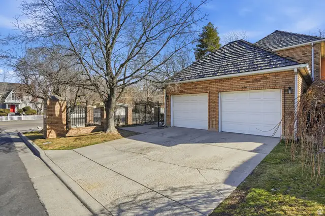 4507 S Countrylane Rd, Millcreek, UT 84117 - #2