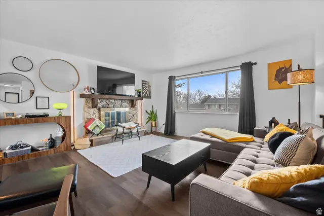 10491 S Amaryllis Dr E, Sandy, UT 84094 - #3