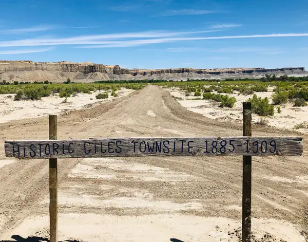 #27, Caineville, UT 84775