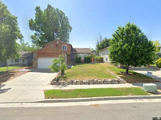 6022 S Park Wood Dr W, Kearns, UT 84118 - #1