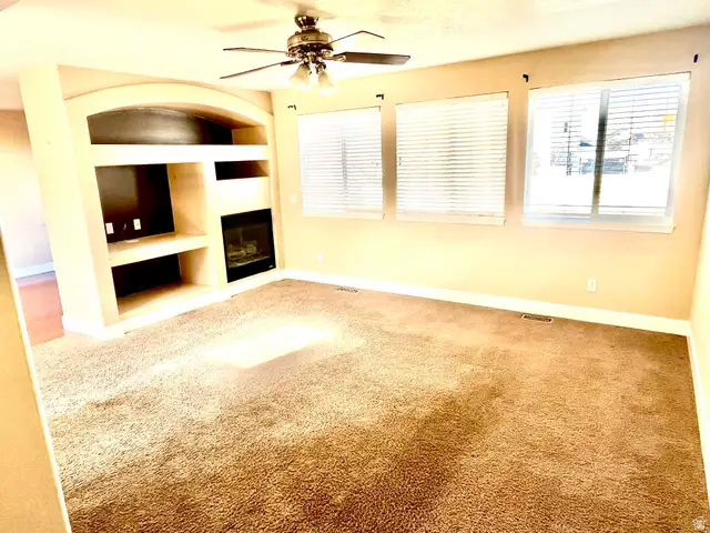 152 W Regatta Ln, Stansbury Park, UT 84074 - #2