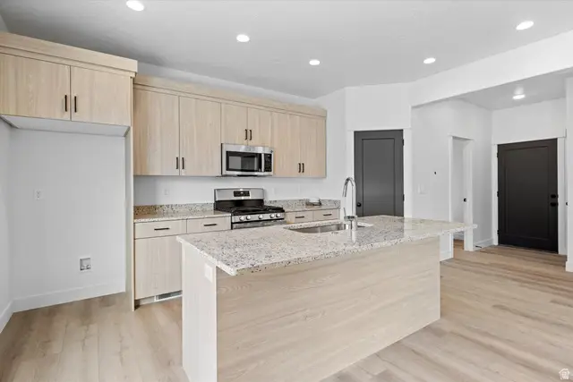 141 S 940 E, Santaquin, UT 84655 - #3