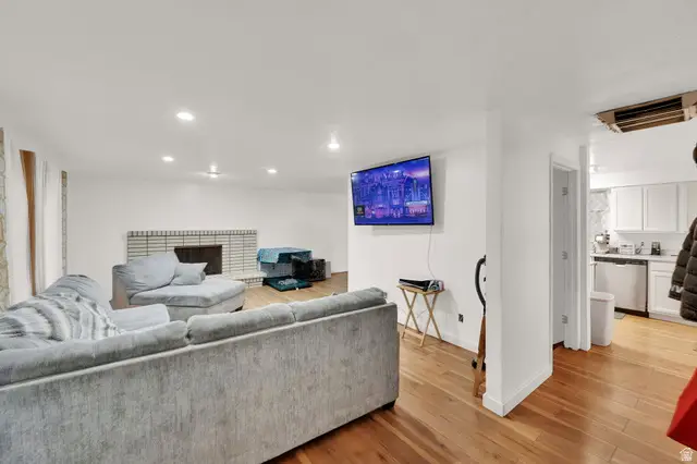 4615 S Monroe Blvd E, South Ogden, UT 84403 - #2