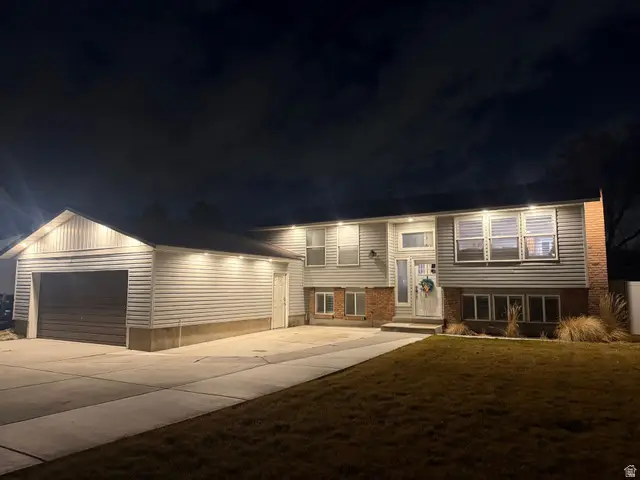 1838 W Western Charm Dr S, Riverton, UT 84065 - #2