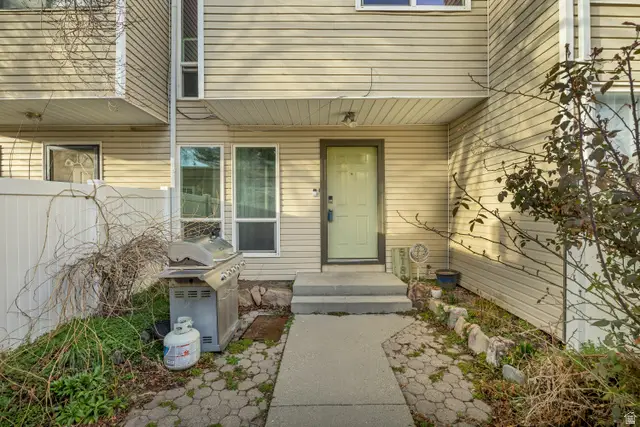 5189 S Gravenstein Park W, Murray, UT 84123 - #1