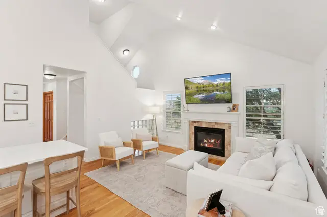 5037 S Cotton Tree Ln, Holladay, UT 84117 - #3