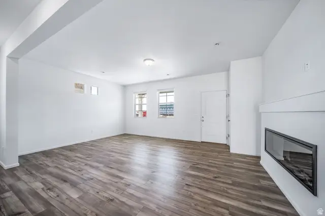 323 E Kanab Creek Dr, Saratoga Springs, UT 84045 - #3