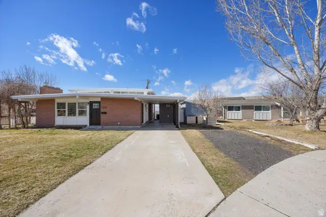 10366 S Larkspur Cir, Sandy, UT 84094 - #3