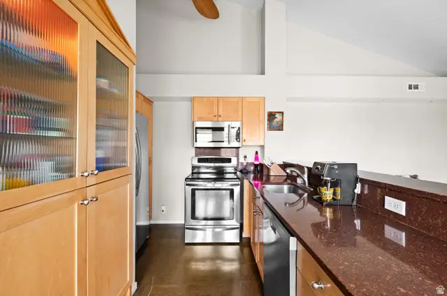 1444 W Beacon Hill Cir E #174, Taylorsville, UT 84123 - #3