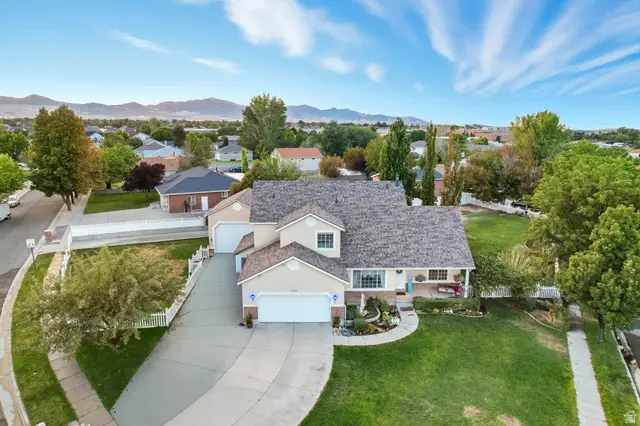 3256 W Star Fire Rd, South Jordan, UT 84095 - #1