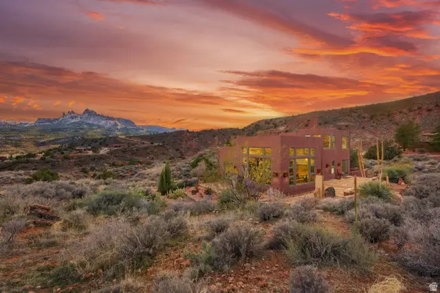 261 Valley View Dr, Springdale, UT 84767 - #3