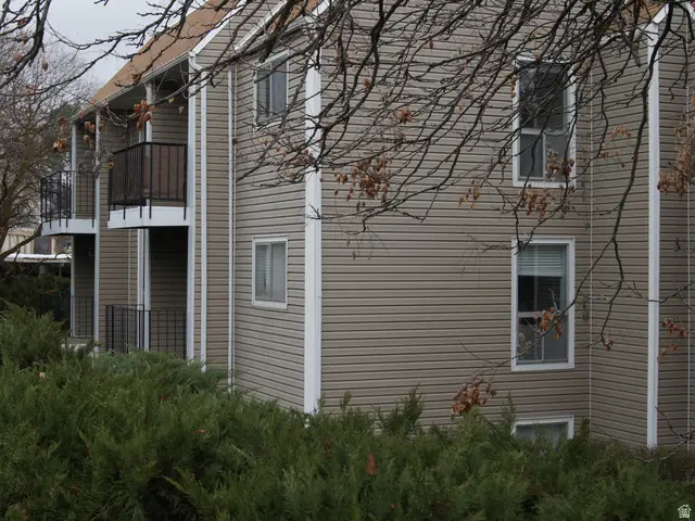 4614 S Quail Dr #J, Millcreek, UT 84117 - #1