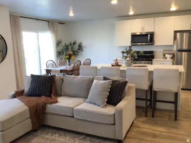 1052 E Regatta Ln, Saratoga Springs, UT 84045 - #3