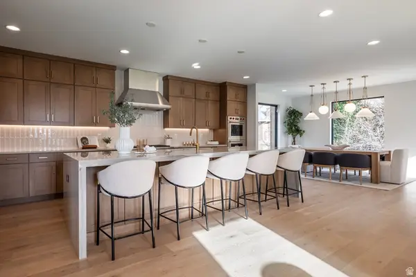 4451 S Holladay Park Ln E, Holladay, UT 84124