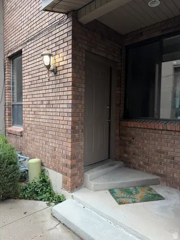 8722 S Oakwood Park Cir, Sandy, UT 84094 - #1