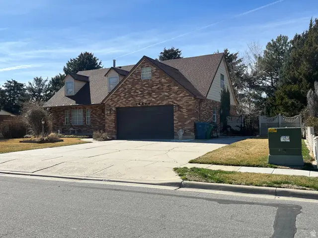 10866 S Savannah Dr Dr, Sandy, UT 84094 - #2