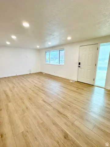 954 E Carnation Dr, White City, UT 84094 - #3