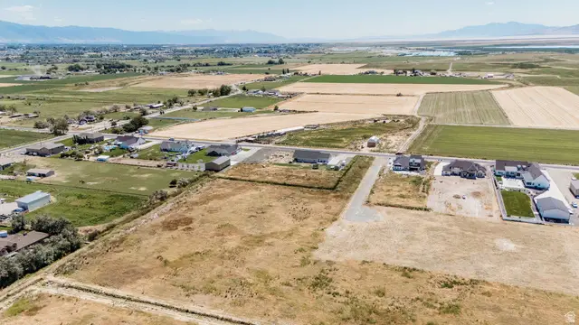 5752 W 2425 N #4, Hooper, UT 84315 - #2