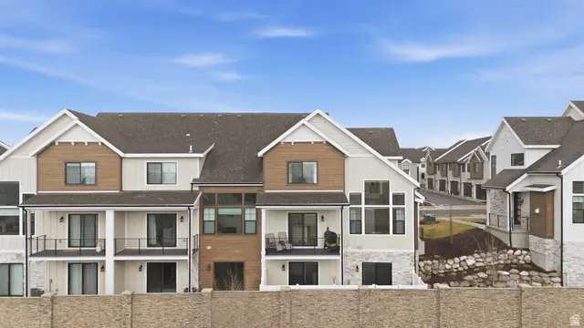 10538 S Bay Meadow Dr, Sandy, UT 84092 - #2