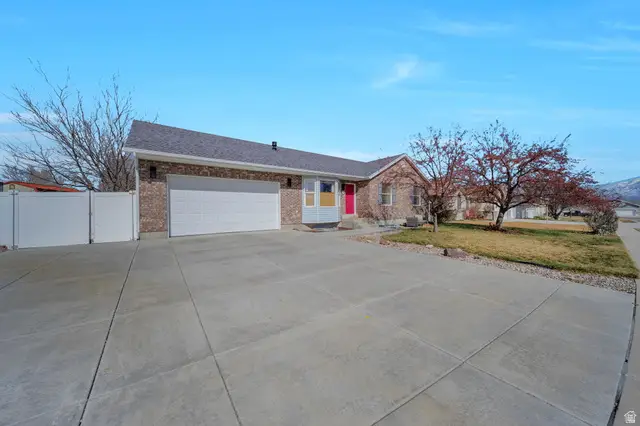5006 W Wood Spring Dr, West Jordan, UT 84081 - #2