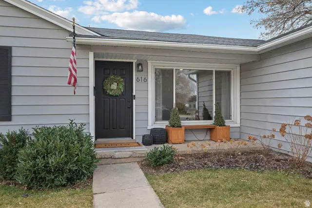 616 E Aaron Ave S, Springville, UT 84663 - #3