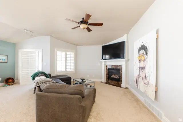 818 Summit Dr, Smithfield, UT 84335 - #3