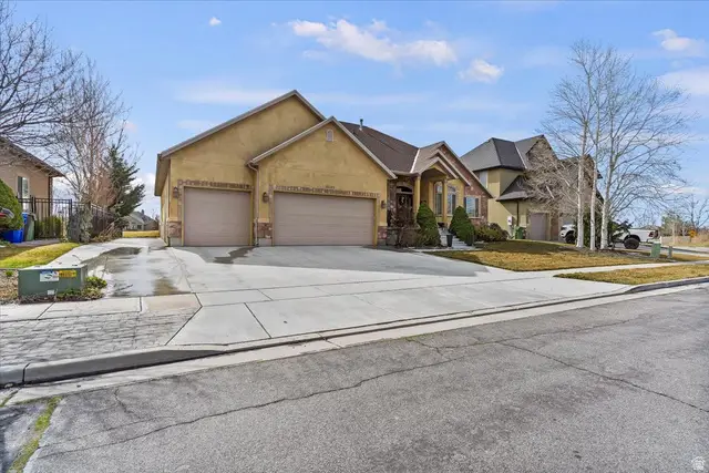 3645 W Augusta Dr, Syracuse, UT 84075 - #2