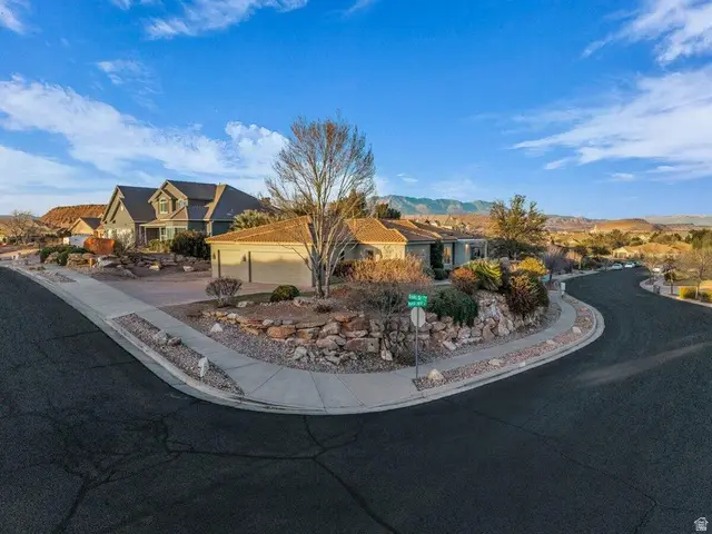 2970 S Mountain Ledge Dr, Saint George, UT 84790 - #2