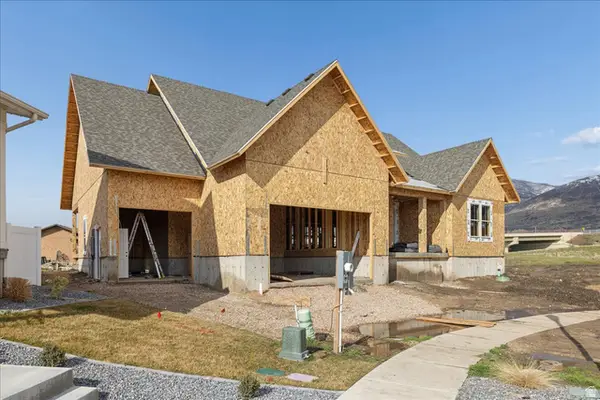 68 S Horizon Dr #207, Farmington, UT 84025