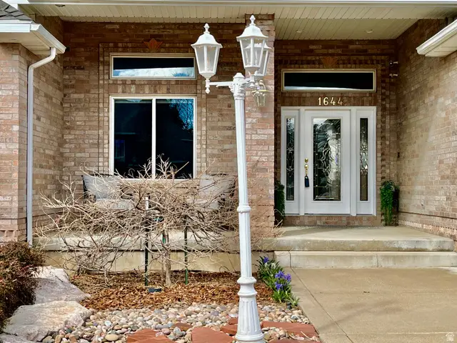 1644 E Wasatch Dr, Ogden, UT 84403 - #2