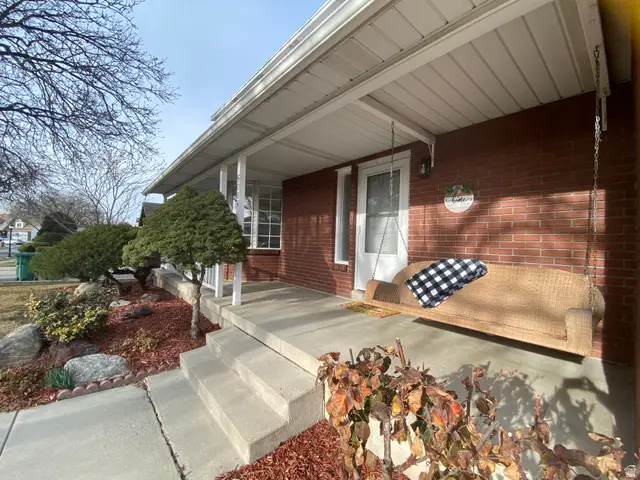 5085 S Clover View Dr, Murray, UT 84123 - #2