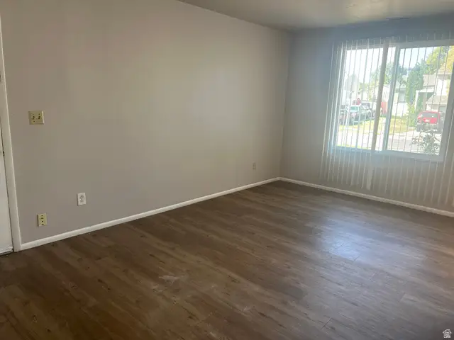 1359 W Twin Oaks Dr, West Jordan, UT 84088 - #3