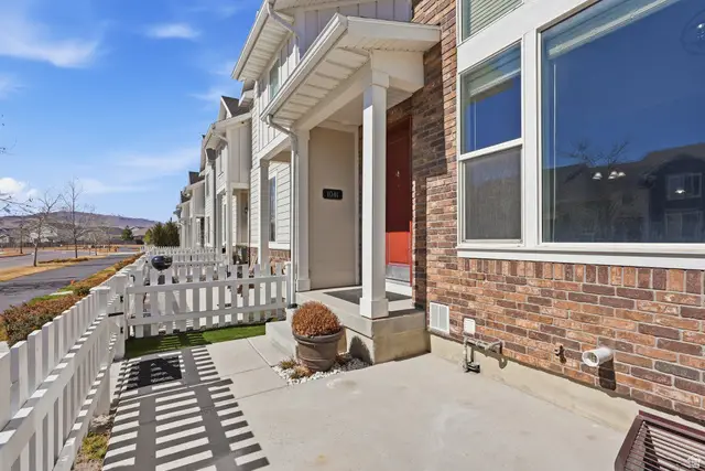 1041 W Painted Horse Ln, Bluffdale, UT 84065 - #3