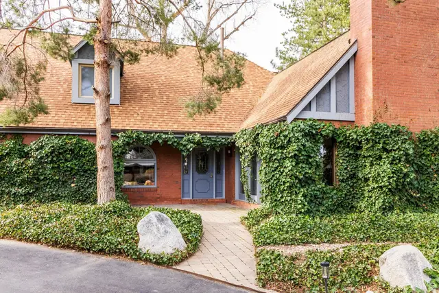 1908 E Baywood Dr S, Salt Lake City, UT 84117 - #2