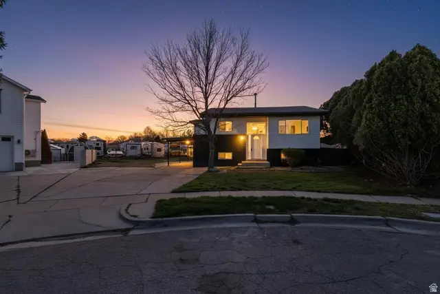 3055 S Dennis Cir, West Valley City, UT 84120 - #3