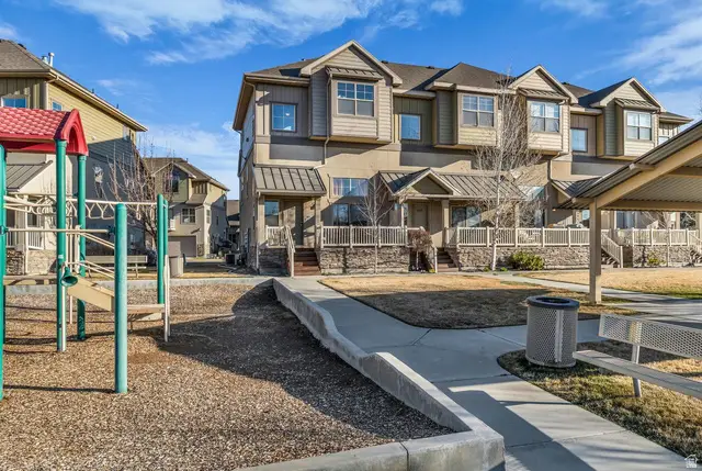 586 E 1590 S, Lehi, UT 84043 - #3