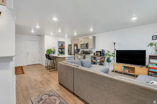 431 N Northshore Dr, Saratoga Springs, UT 84045 - #3