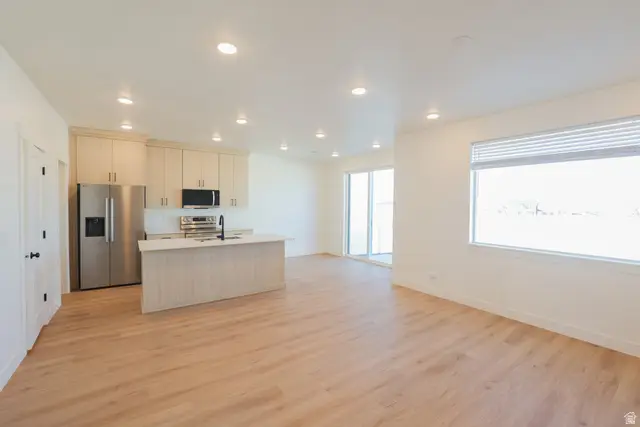 639 N 300 W, Smithfield, UT 84335 - #2