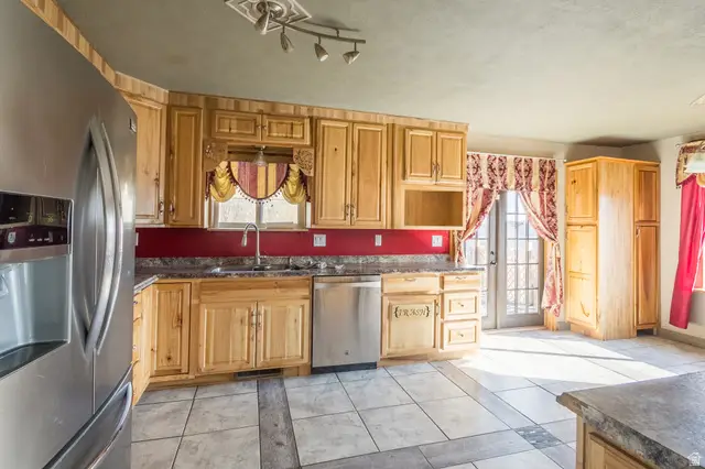 4558 W Valley Dr, Maeser, UT 84078 - #3