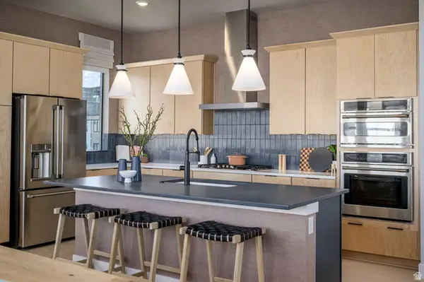 1992 E Wilshire Rd #4, Holladay, UT 84117