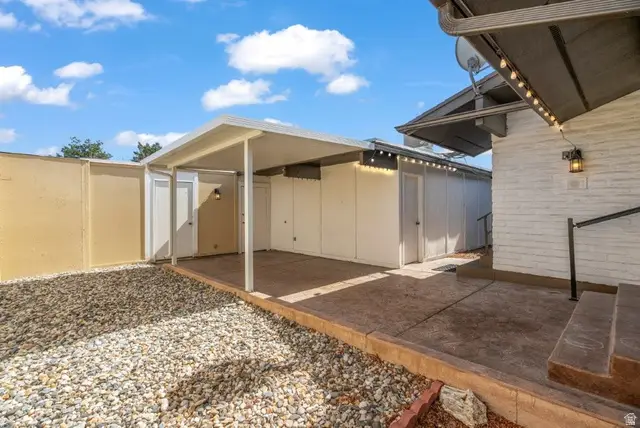 4987 S Beaverbrook Ln, Salt Lake City, UT 84117 - #3