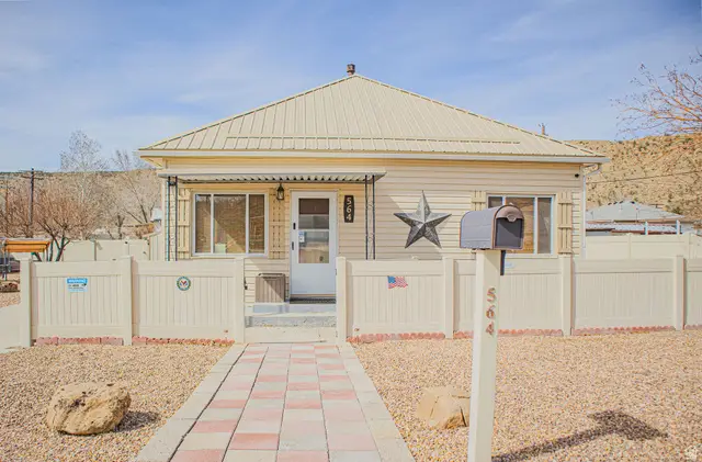 564 S 300 W, Helper, UT 84526 - #2