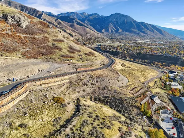 2438 S Cannon Point Dr #9, Salt Lake City, UT 84109