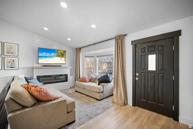 6271 W Liza Ln, West Jordan, UT 84081 - #2